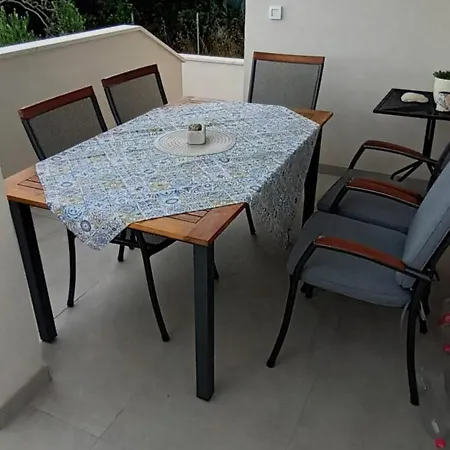 Bila Lumbrela Supetar