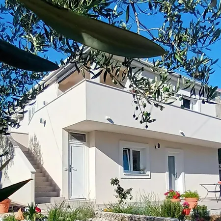 Bila Lumbrela Apartman *